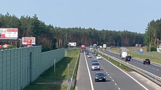 Dwa samochody (osobówka i ciężarowy) zderzyły się w Kliniskach. Nie ma osób poszkodowanych.