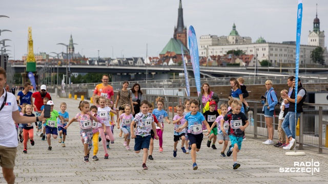 Maluchy w wieku szkolnym i przedszkolnym rywalizowały w sobotę na dystansie 60 lub 300m - w zależności od wieku.