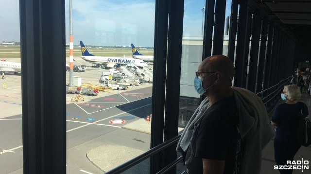 Weekendowy strajk pilotów tanich linii lotniczych Ryanair dotknął około 13 tysięcy pasażerów - informuje belgijska telewizja RTL.