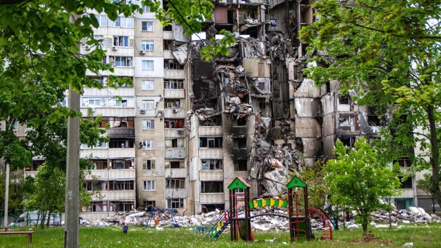 Rosja ostrzeliwuje obiekty cywilne na Ukrainie. Pociski spadają na szereg miejscowości w Donbasie. Rosjanie rakietami ostrzeliwują też m.in. Mikołajów na południu kraju.