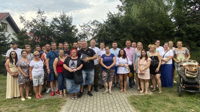 Bezpiecznych poboczy żądamy, którędy chodzić mamy - z takimi hasłami sołtysi Klinisk Wielkich, Rurzycy, Pucic, Załomia oraz Czarnej Łąki zamierzają w środę walczyć o bezpieczeństwo swoje oraz innych mieszkańców podgoleniowskich wsi na absolutoryjnej sesji rady miejskiej w Goleniowie. Chcą by między ich miejscowościami powstał chodnik i ścieżka rowerowa. Potrzebują wsparcia mieszkańców.