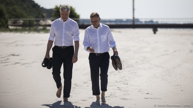 Będą kolejne wizyty prezydentów Polski i Litwy w Kijowie. Podczas dwudniowych rozmów na Mierzei Helskiej Andrzej Duda i Gitanas Nauseda zapewniali o jednoznacznym wsparciu dla walczącej Ukrainy. Przywódcy zapowiadają też zwiększenie dwustronnej współpracy wojskowej.