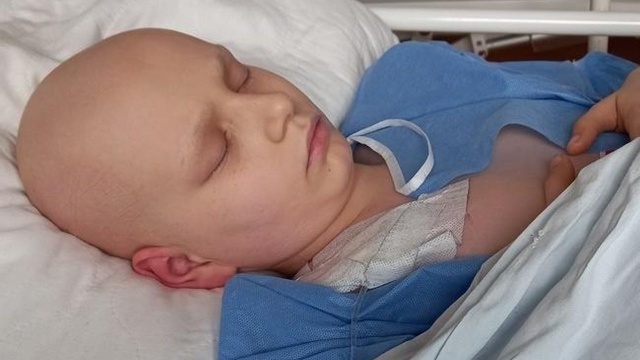 Ma dopiero 10 lat, a już bierze udział w trudnej walce. Szymon Szopa z Lipian cierpi na złośliwy nowotwór tkanki miękkiej jamy brzusznej.