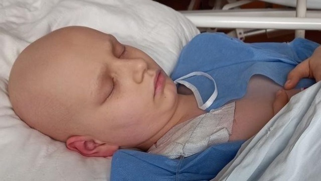 To przyjaciele Szymona Szopy z Lipian. 10-latek cierpi na złośliwy nowotwór tkanki miękkiej jamy brzusznej.