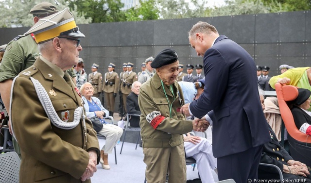 Prezydent Andrzej Duda powiedział, że pamięć o powstaniu warszawskim buduje państwo polskie.