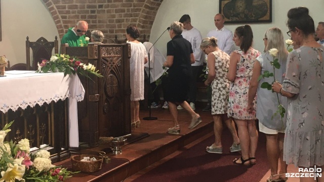 Chrystusowiec zasłynął z działań artystycznych w tej miejscowości. Wczoraj parafianie żegnali swojego proboszcza.
