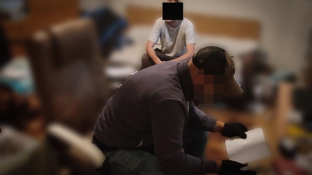 Funkcjonariusze Centralnego Biura Śledczego Policji przy współpracy Głównego Inspektoratu Farmaceutycznego rozbili farmaceutyczny gang. Przestępcy zajmowali się nielegalnym pozyskiwaniem i handlem lekami na czarnym rynku.