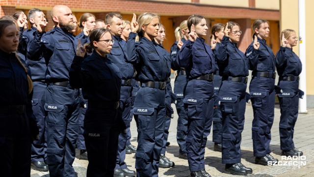 52 nowych funkcjonariuszy wstąpiło we wtorek do szczecińskiej policji.