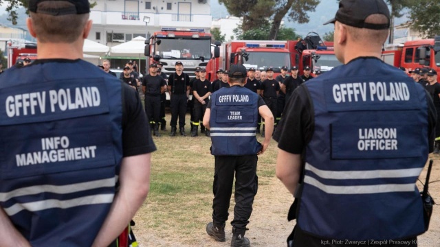 67 strażaków z zachodniopomorskiego wyruszyło do Francji by pomóc przy pożarach lasów. Zabrali ze sobą agregaty pompowe i prądotwórcze - w sumie 22 pojazdy.