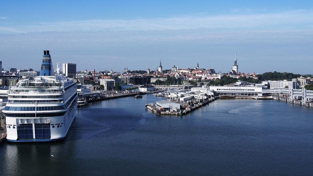 Estonia nie wpuszcza na swoje terytorium obywateli Rosji, którzy chcą tam wjechać m.in. w celach turystycznych, biznesowych lub kulturalnych. Dotyczy to jednak tylko tych osób, którym wydane zostały estońskie wizy Schengen.