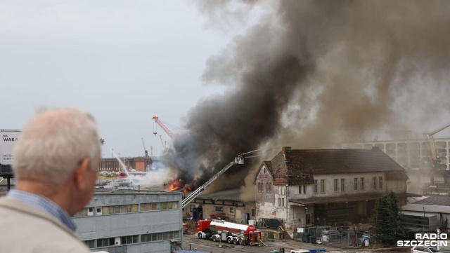 Zakończyła się akcja gaszenia pożaru w porcie w Szczecinie. W sobotę po południu, doszło tam do zapalania się dachu budynku, którego właścicielem jest Stocznia Południe.