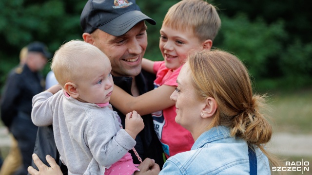 Rodzina, przyjaciele i komendanci Straży Pożarnej przywitali w niedzielę w Myśliborzu 65 strażaków z naszego regionu, którzy przez ostatni tydzień gasili pożary lasów we Francji w okolicach Bordeaux.