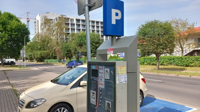 Droższe parkowanie w Kołobrzegu. We wtorek wszedł w życie nowy cennik w miejscowych strefach płatnego parkowania.