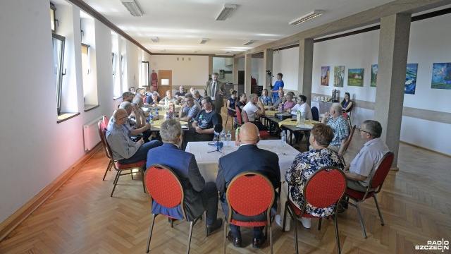Katastrofa ekologiczna na Odrze to niejedyny problem wód w regionie. Jeziora w pobliżu Drawna wysychają. To m.in. z powodu trwających upałów i braku opadów deszczu. Mieszkańcy proszą o pomoc, ponieważ niski poziom wód zabije ruch turystyczny w gminie.