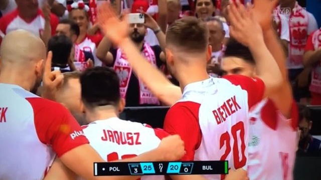 Polscy siatkarze znakomicie zainaugurowali mistrzostwa świata, które w piątek rozpoczęły się w Polsce i Słowenii.
