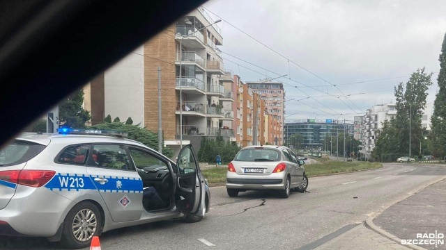 Mamy pierwsze poranne zdarzenie drogowe na ulicach Szczecina. Sygnał odebraliśmy z czujnego telefonu Radia Szczecin.