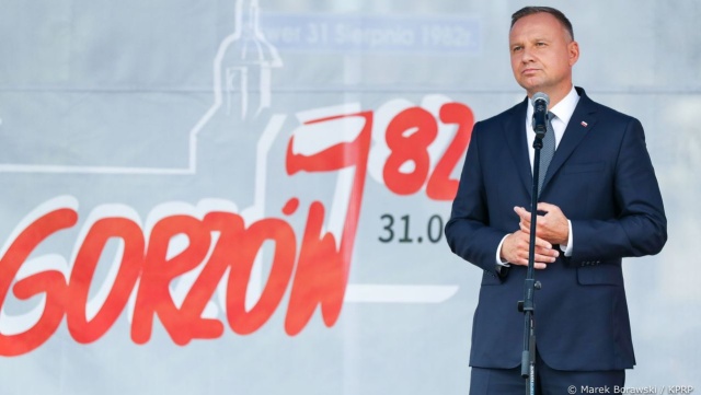 Prezydent Andrzej Duda powiedział, że z badań Odry wynika, że powodem masowego śnięcia ryb były toksyny, wydzielane przez złote algi.