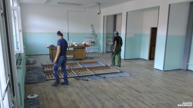 200 dzieci z Zespołu Szkół w Ińsku będzie korzystało z ekopracowni, która zostanie utworzona ze środków Wojewódzkiego Funduszu Ochrony środowiska. W środę placówka podpisała umowę na dofinansowanie z Funduszem Ochrony Środowiska w Szczecinie.