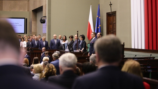 Rozpoczęło się 60. posiedzenie Sejmu, które rozpoczęło się od uczczenia pamięci ofiar II wojny światowej.