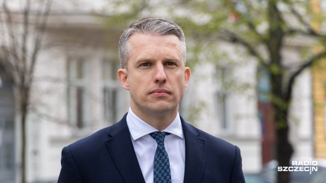 Zamiast debatować, trzeba działać, aby odbudować Odrę - mówił poseł PO Arkadiusz Marchewka. W ten sposób odpowiada na słowa zachodniopomorskiego wojewody, który w Rozmowach pod krawatem podkreślał, że nie ma nic do ukrycia w sprawie działań ratunkowych na rzece.
