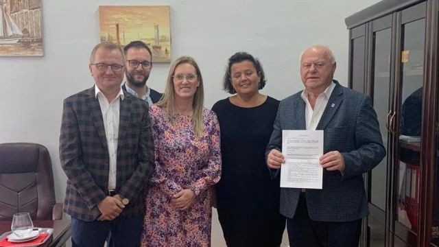 Szpital w Kamieniu Pomorskim będzie współpracował z placówką na szczecińskich Pomorzanach. Wszystko po to, by zwiększyć dostęp pacjentów do leczenia i profilaktyki.