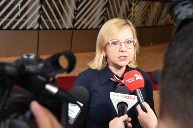 Minister klimatu i środowiska Anna Moskwa sceptycznie zareagowała na propozycje Komisji Europejskiej dotyczące walki z wysokimi cenami energii.