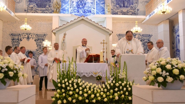 Biskup Virgilio Antunes z Coimbry w Portugalii przewodniczył uroczystej mszy świętej podczas IV Archidiecezjalnej Pielgrzymki Dzieci do pierwszego na świecie Sanktuarium Dzieci Fatimskich na osiedlu Kasztanowym w Szczecinie.