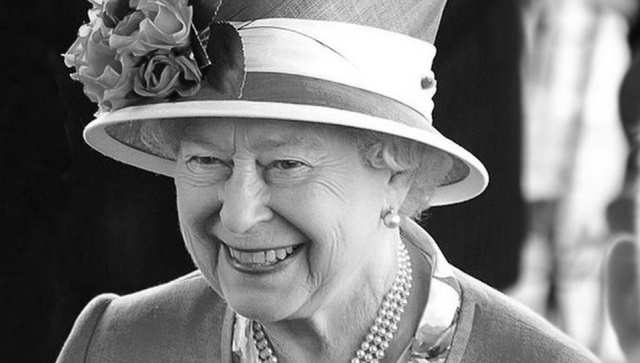 Wieczorem trumna z Elżbietą II trafi do Londynu. To będzie krótki lot, bez ceremoniału.