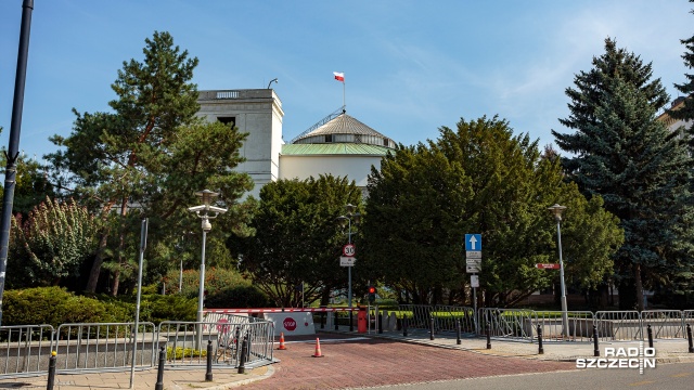 W czwartek drugi dzień posiedzenia Sejmu. Posłowie zajmą się między innymi projektem uchwały w sprawie apelu do Komisji Europejskiej o podjęcie działań systemowych w zakresie stabilizacji cen energii w celu ochrony wszystkich obywateli państw Unii Europejskiej.