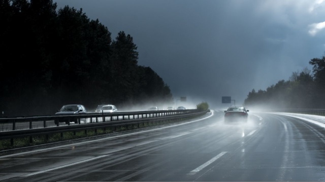 Instytut Meteorologii i Gospodarki Wodnej wydał ostrzeżenie pierwszego stopnia przed burzami z gradem.