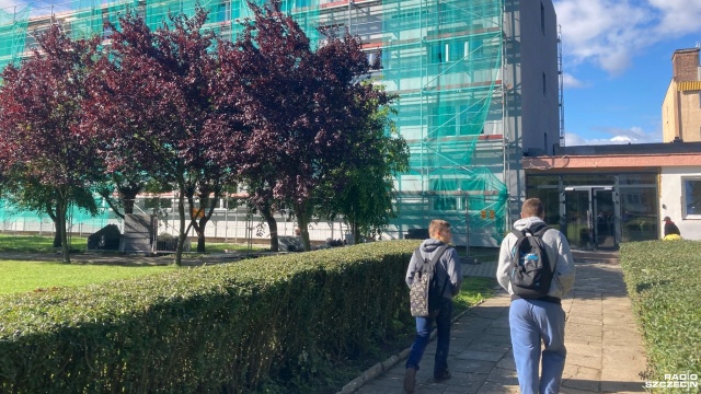 Milion złotych zostanie przeznaczone na dofinansowanie termomodernizacji internatu w Zespole Szkół nr 2 w Pyrzycach. Porozumienie w tej sprawie podpisał starosta powiatu pyrzyckiego Stanisław Stępień i Marek Subocz, prezes Wojewódzkiego Funduszu Ochrony Środowiska.