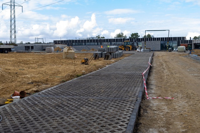Ostatnia prosta budowy schroniska dla zwierząt przy ul. Południowej w Szczecinie. Trwają tam już prace wykończeniowe wewnątrz pawilonów.