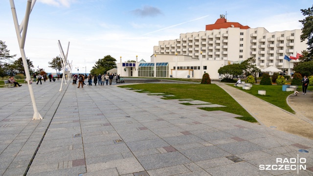Ma komfort, bo nie należy do żadnej partii i zabiega o pieniądze dla mieszkańców z każdego źródła - mówił w Rozmowach pod krawatem burmistrz Międzyzdrojów, Mateusz Bobek.