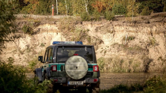 W piątek do Polski z Białorusi próbowały nielegalnie przedostać się 63 osoby. Wśród nich są obywatele Sri Lanki i Sudanu.