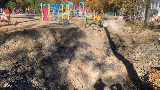 W centrum Kijowa doszło do trzech eksplozji, ogłoszono alarm powietrzny.