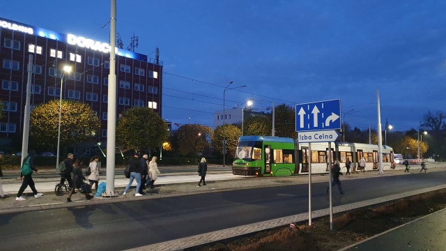 Do awarii tramwajowej siódemki doszło na ulicy Energetyków w Szczecinie. Unieruchomione były składy jadące w kierunku centrum miasta.