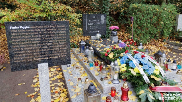 W dzień zaduszny, czyli w dzień wspominania wszystkich zmarłych, odwiedziliśmy groby znanych i zasłużonych dla naszego miasta.