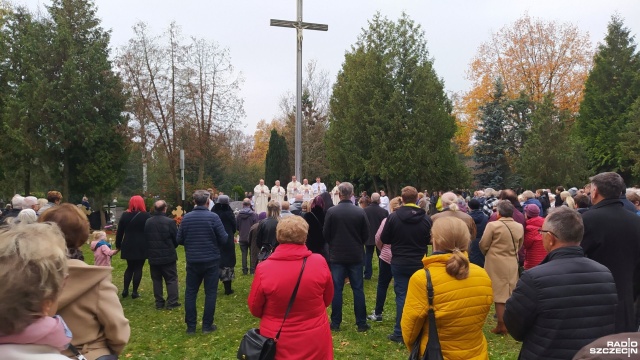 Jak co roku w dniu Wszystkich Świętych stargardzianie odwiedzają groby swoich bliskich. Większość uda się w okolice ulic Spokojnej i Kościuszki, gdzie mieszczą się dwie największe komunalne nekropolie w mieście.