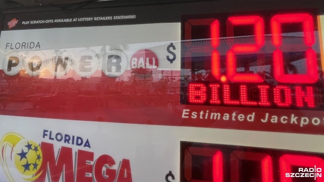 1 miliard 200 milionów dolarów - tyle do wygrania jest w amerykańskiej loterii liczbowej Powerball.