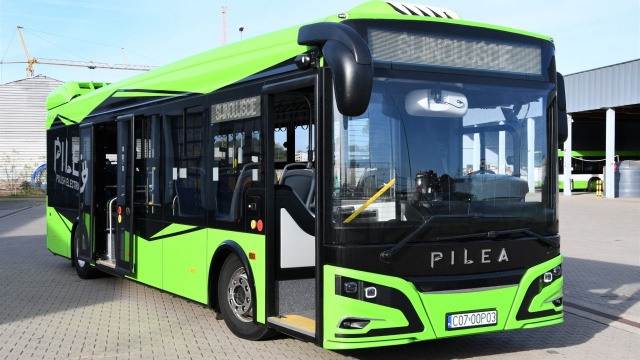 Cztery elektryczne autobusy pojawią się wkrótce na ulicach Świnoujścia. Na razie miasto testuje elektryki, a w najbliższym czasie ogłosi przetarg na ich kupno.