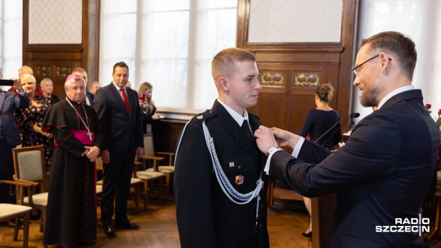 W przeddzień Święta Odzyskania Niepodległości wojewoda zachodniopomorski, Zbigniew Bogucki wręczył państwowe medale i odznaczenia osobom, które w różny sposób przysłużyły się Polsce.