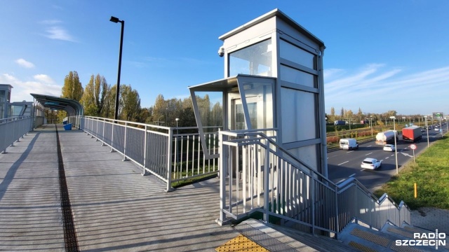 Windy przy parkingu ParkRide przy ul. Hangarowej uruchomione. Z czterech na razie jednak działają tylko dwie - informuje Zarząd Dróg i Transportu Miejskiego w Szczecinie.