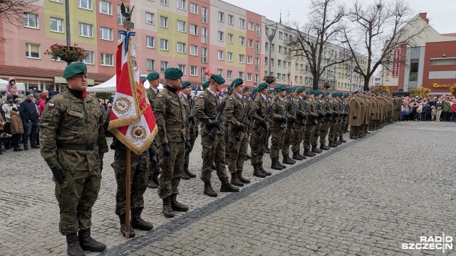 Przy pomniku Stargardzianie Ojczyźnie, w Kolegiacie oraz na Rynku Starego Miasta świętowano w Stargardzie 104. rocznicę odzyskania przez Polskę Niepodległości. 35-kilometrową trasę rajdu pokonali rowerzyści, natomiast w Parku Chrobrego odbył się Bieg pod hasłem Stargard dla Niepodległej.