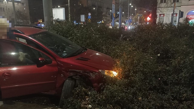 Dwa samochody osobowe zderzyły się na placu Kościuszki.
