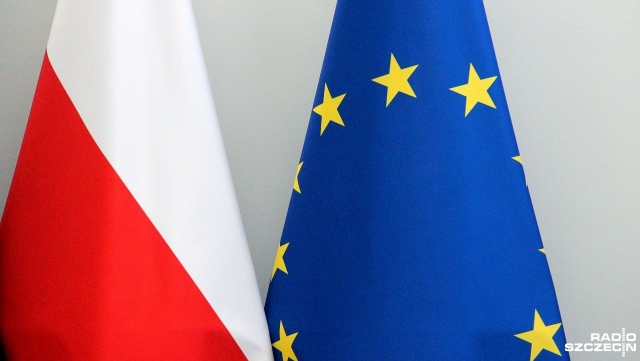 Dialog Polski z Komisją trwa - tak mówił minister do spraw europejskich Szymon Szynkowski vel Sęk w Brukseli po rozmowach w sprawie odblokowania pieniędzy z Krajowego Planu Odbudowy.