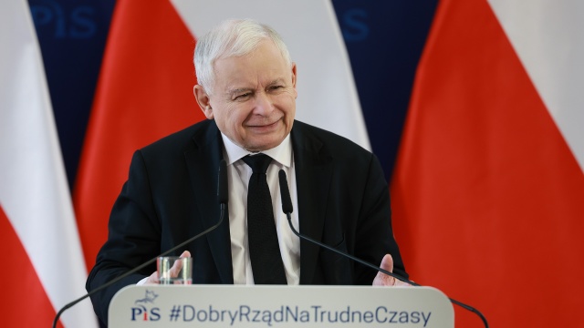 Zjednoczona Prawica realizuje swoje postulaty wyborcze - mówił w Gliwicach Jarosław Kaczyński. Podczas spotkania z mieszkańcami zaznaczył, że dotyczy to wielu obszarów - społeczeństwa i bezpieczeństwa, a także polityki zagranicznej, kulturalnej i historycznej.