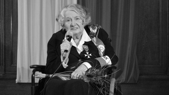 Była ciepła, empatyczna, na pierwszym miejscu stawiała innych ludzi i nigdy nie czuła się bohaterką - tak Danutę Szyksznian-Ossowską ps. Sarenka wspominają bliskie osoby. Legendarna łączniczka AK zmarła w czwartek wieczorem w wieku 97 lat.