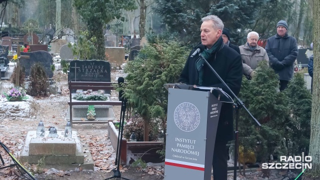 Ubolewamy nad tym i przepraszamy rodziny ofiar Grudnia 03970 - mówi rzecznik prasowy IPN w Warszawie Rafał Leśkiewicz.
