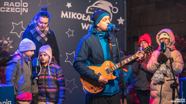 To będzie gość specjalny, którego wizyty zawsze ciesząsię wielkim powodzeniem. Dzisiaj naszą mikołajkową wioskę odwiedzi alpaka.