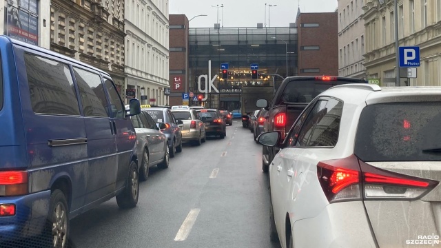 Uwaga kierowcy, ogromne korki m.in. przy Kaskadzie.